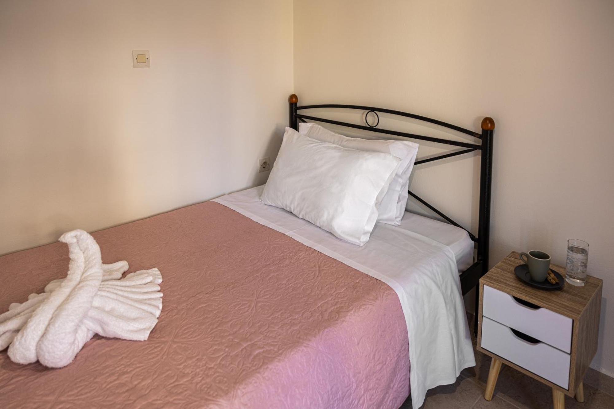 Pavlos Apartments Argostoli  Exterior photo